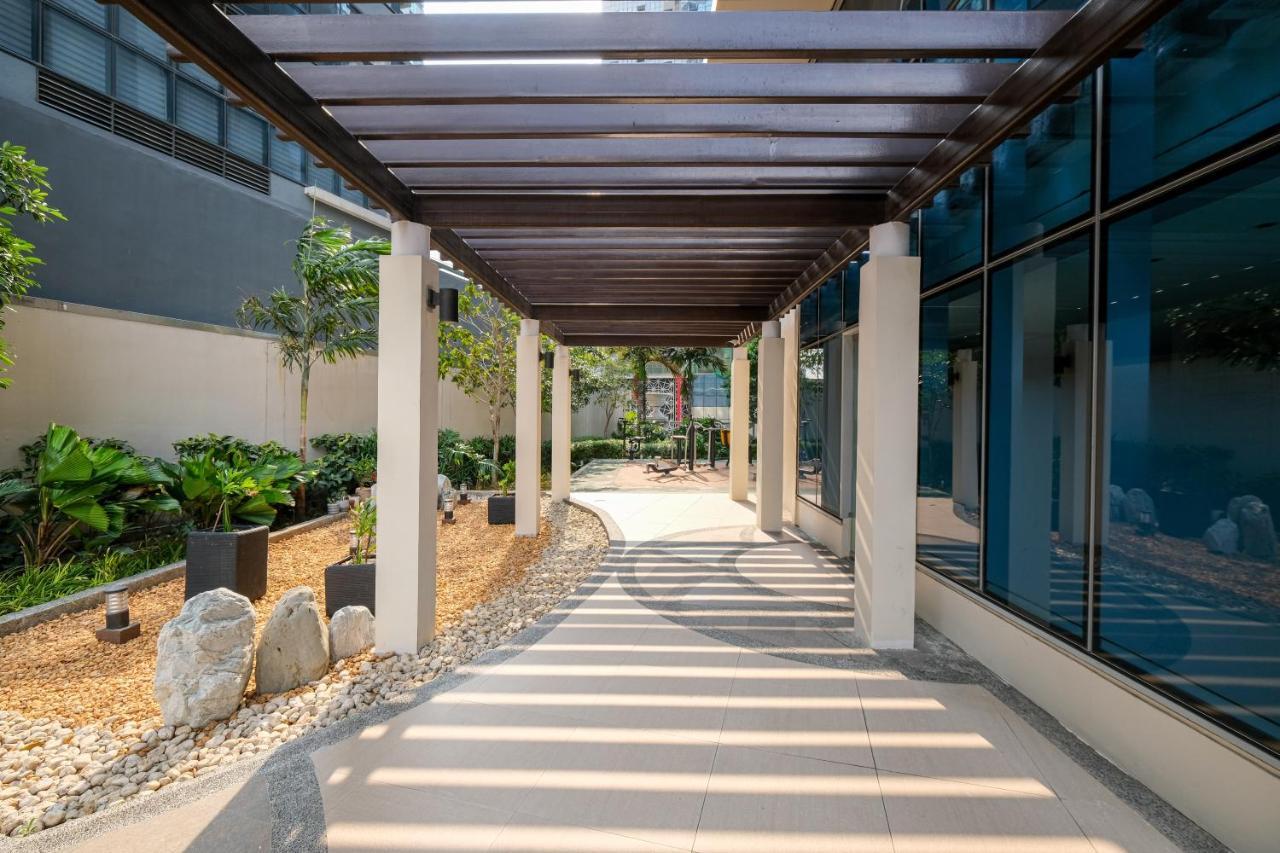 Modern 1Br In Uptown Bgc Aparthotel Taguig Ngoại thất bức ảnh