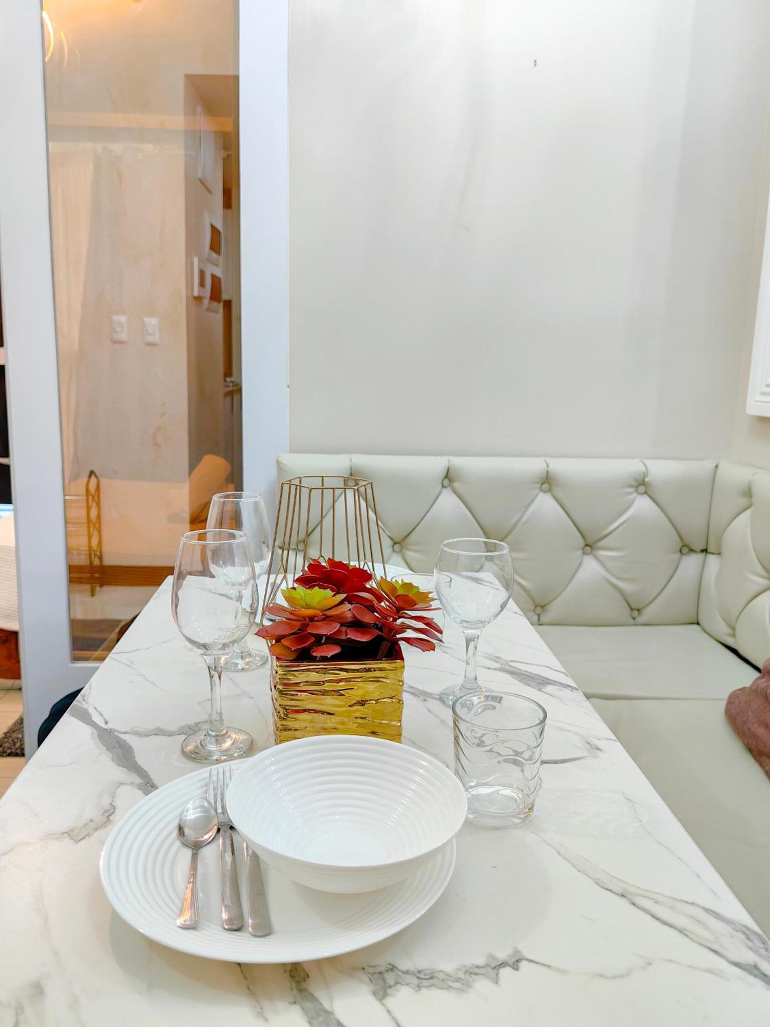 Modern 1Br In Uptown Bgc Aparthotel Taguig Ngoại thất bức ảnh